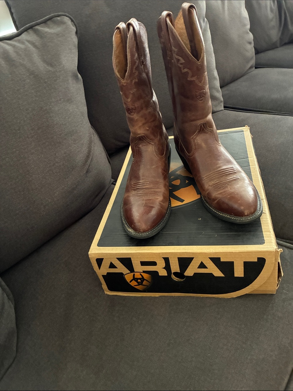 Ariat Brown Leather Cowboy Boots Men’s 9 d Women’s 10